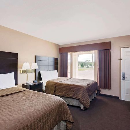 Travelodge By Wyndham Ozona Exterior photo