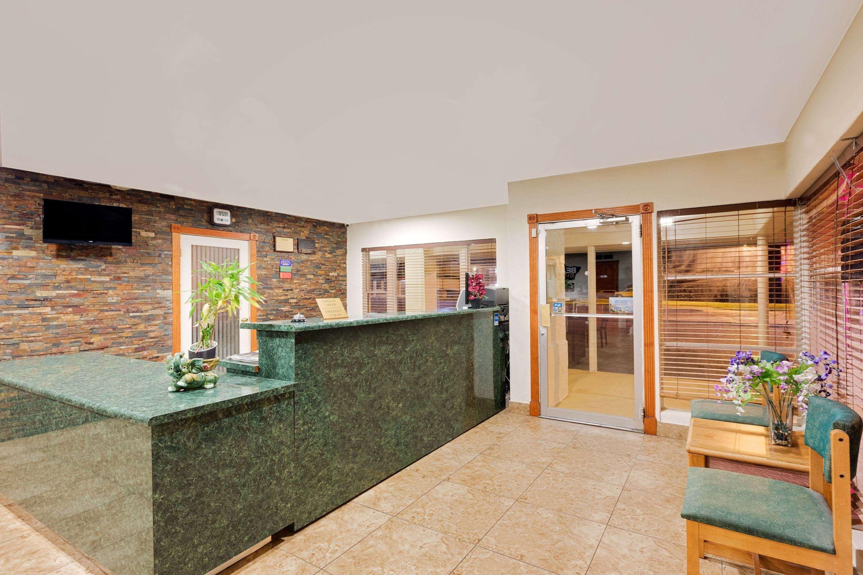 Travelodge By Wyndham Ozona Exterior photo